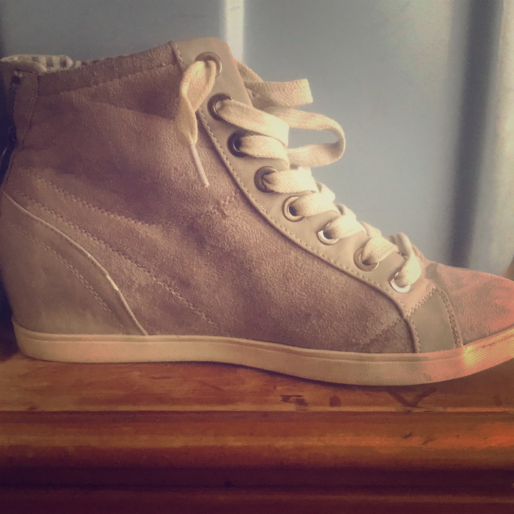 Women’s sneakers